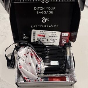 New L'Oreal Lift your Lashes PR box with black bag